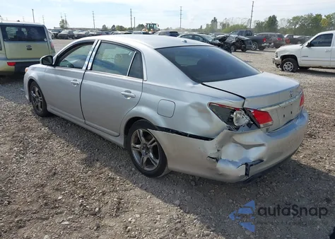 2011 Toyota Avalon z USA, uszkodzony, nr VIN 4T1BK3DB8BU401044